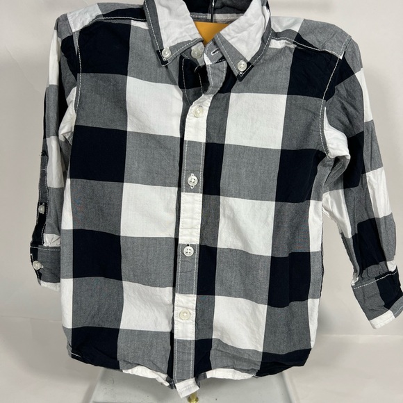 GAP Kids Black and White Plaid Button Down Shirt - Picture 9 of 9
